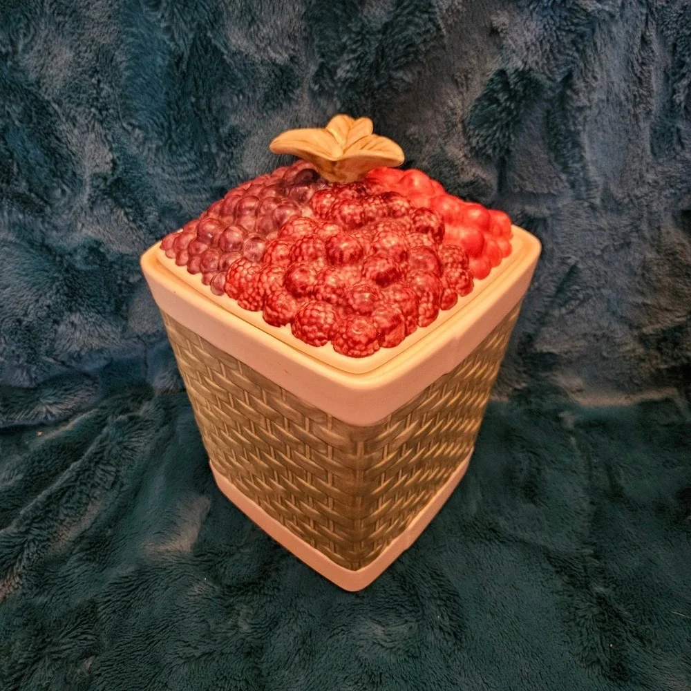 Vintage Pfaltzgraff Jamberry Large Square Canister w/ Berry Lid - Largest In Set